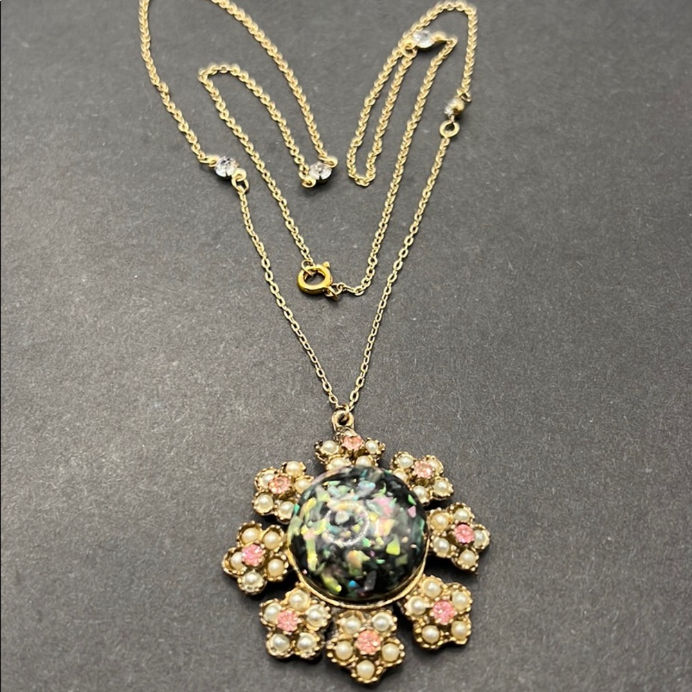 Vintage confetti lucite, rhinestone and pearl necklace